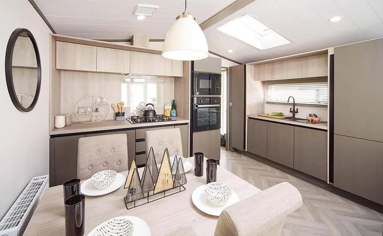Coopers Cabin With Hot Tub Malton Holiday home